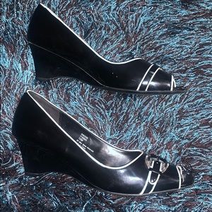 Naturalizer Black with White Trim Wedges